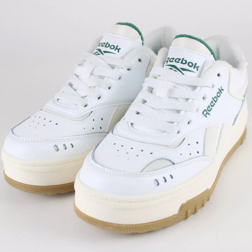 Reebok sneakers NWOT